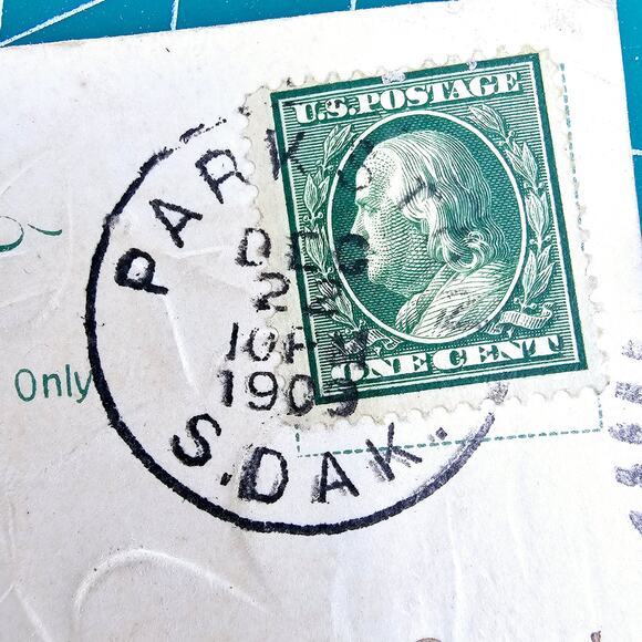 1909 Antique Vintage Christmas Greetings Holly Embossed Post Card Posted - Picture 4 of 4